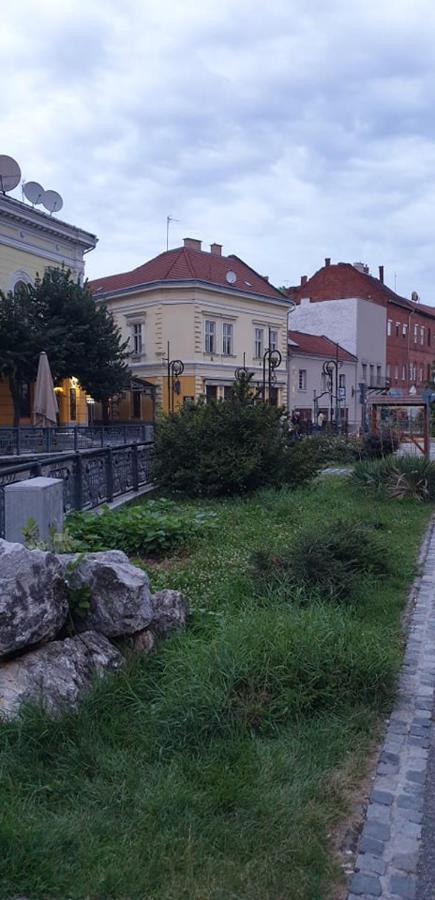 Appartamento Belvárosi Apartman 2 Miskolc Esterno foto