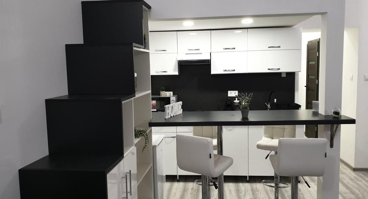 Appartamento Belvárosi Apartman 2 Miskolc Esterno foto